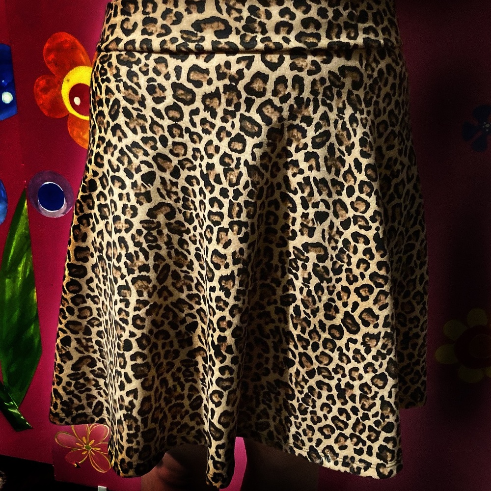 Above knee length leopard print skirt
